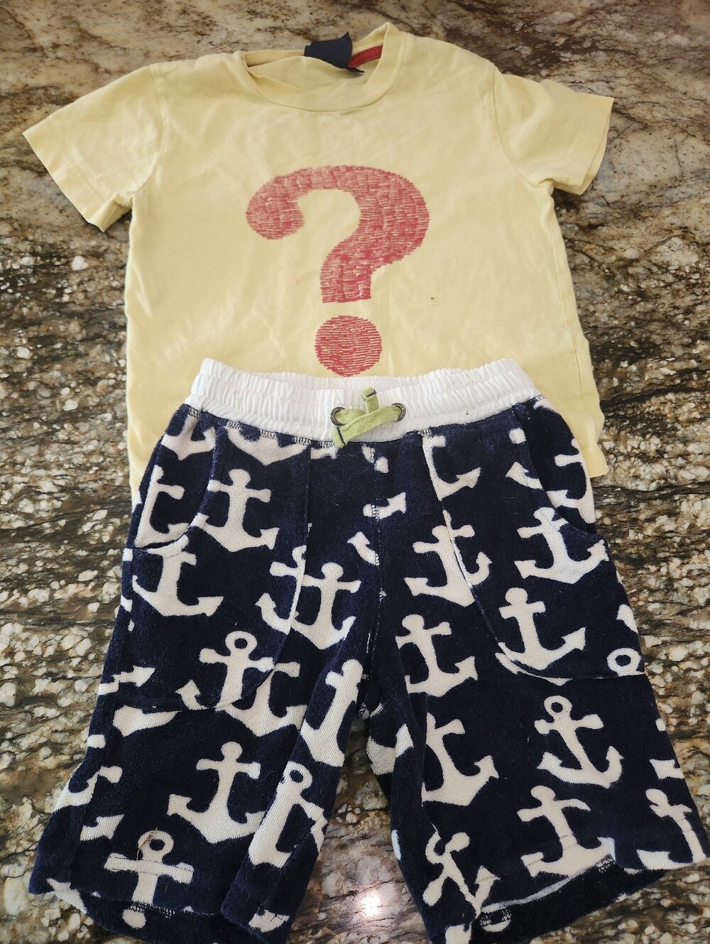 Mini Boden Yellow Tee with Red Question Mark & Navy Anchor Shorts 2/3